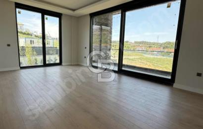 ARNAVUTKÖY BOLLUCA'DA ORMAN MANZARALI LÜKS TRİPLEX VİLLA!
