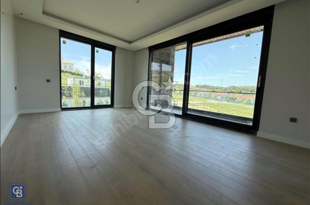 ARNAVUTKÖY BOLLUCA'DA ORMAN MANZARALI LÜKS TRİPLEX VİLLA!