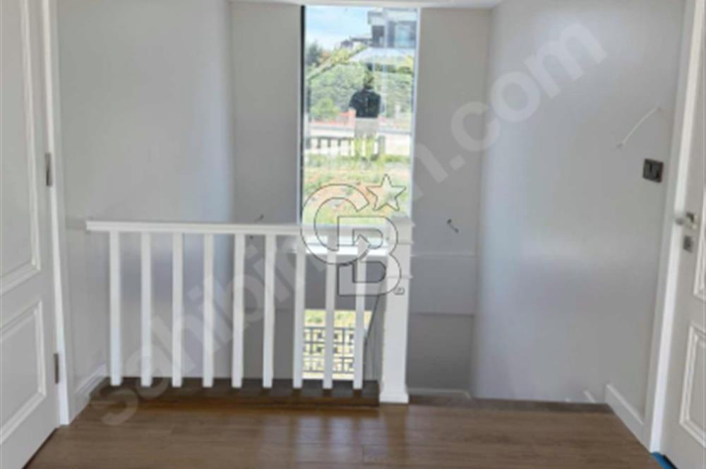 ARNAVUTKÖY BOLLUCA'DA ORMAN MANZARALI LÜKS TRİPLEX VİLLA!