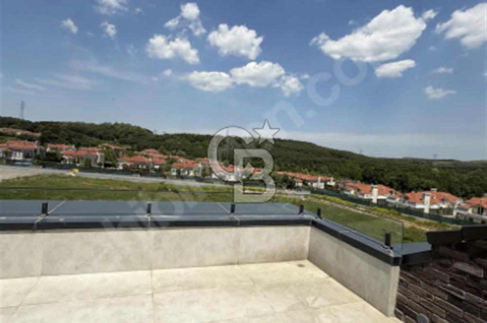 ARNAVUTKÖY BOLLUCA'DA ORMAN MANZARALI LÜKS TRİPLEX VİLLA!