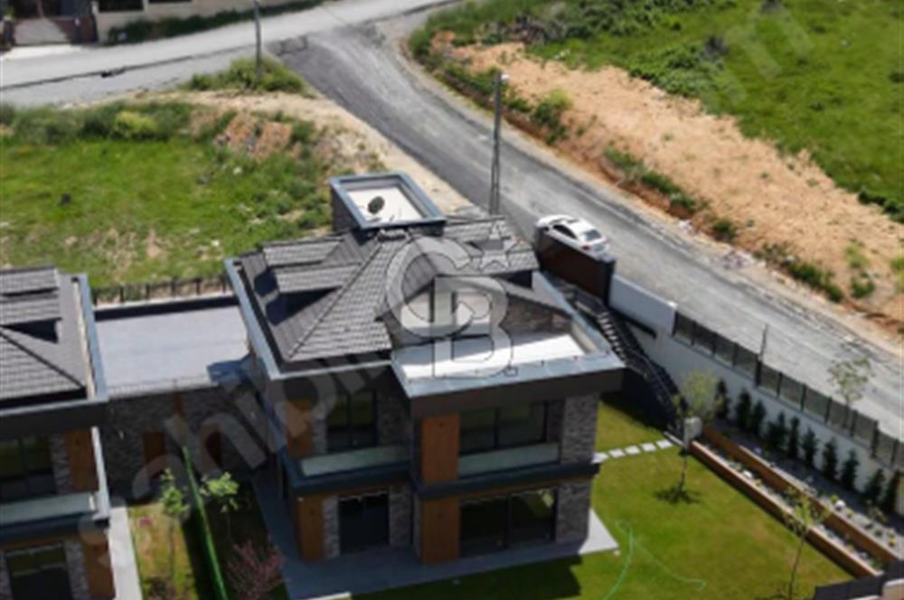 ARNAVUTKÖY BOLLUCA'DA ORMAN MANZARALI LÜKS TRİPLEX VİLLA!