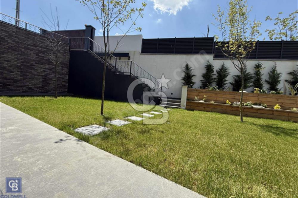 ARNAVUTKÖY BOLLUCA'DA ORMAN MANZARALI LÜKS TRİPLEX VİLLA!