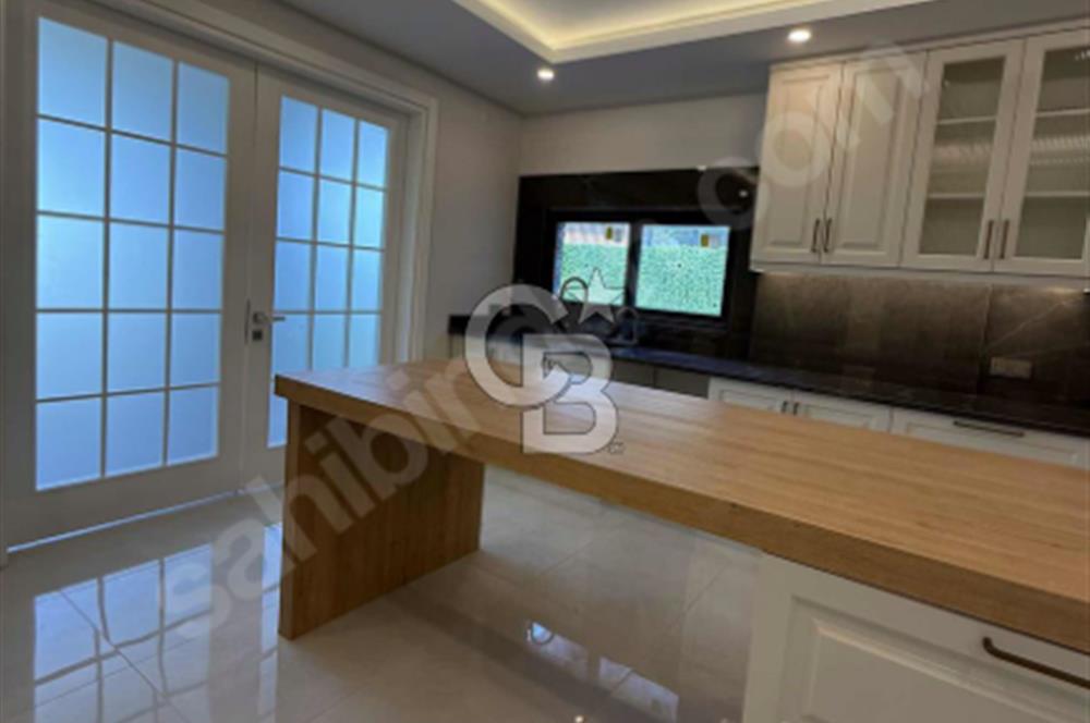 ARNAVUTKÖY BOLLUCA'DA ORMAN MANZARALI LÜKS TRİPLEX VİLLA!