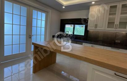ARNAVUTKÖY BOLLUCA'DA ORMAN MANZARALI LÜKS TRİPLEX VİLLA!