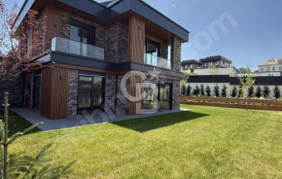 ARNAVUTKÖY BOLLUCA'DA ORMAN MANZARALI LÜKS TRİPLEX VİLLA!