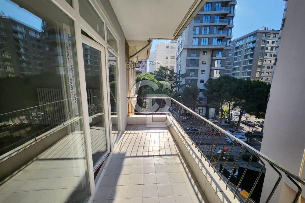 Bağdat Caddesine 2.Bina İçi Tamamen Yenilenmiş Büyük 2,5+1 Daire
