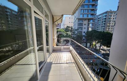 Bağdat Caddesine 2.Bina İçi Tamamen Yenilenmiş Büyük 2,5+1 Daire
