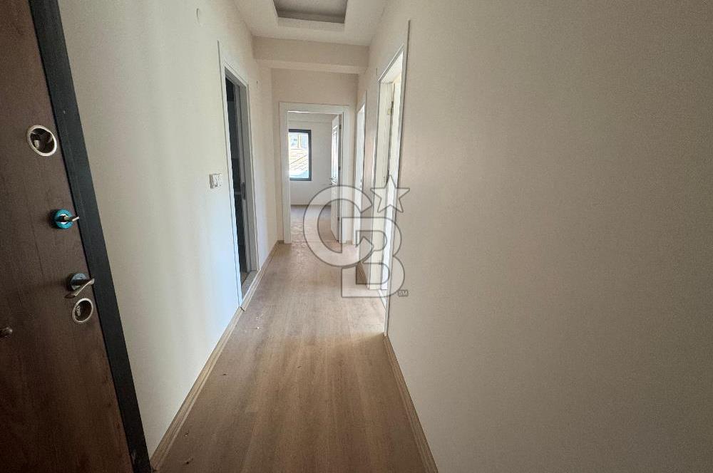 Foça Bağarası'nda Satılık 2+1 Bahçe Katı Daire