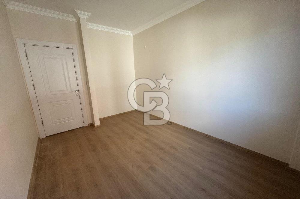 Foça Bağarası'nda Satılık 2+1 Bahçe Katı Daire