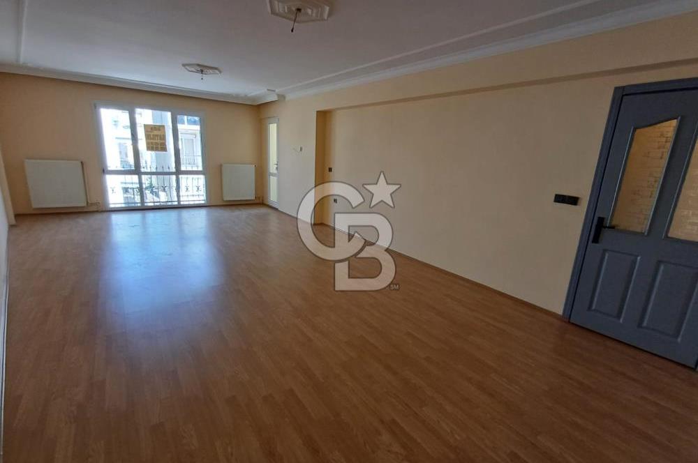 ATATÜRK MAHALLESİNDE; ARAKAT, BALKONLU GENİŞ 3+1 DAİRE (190 M²)