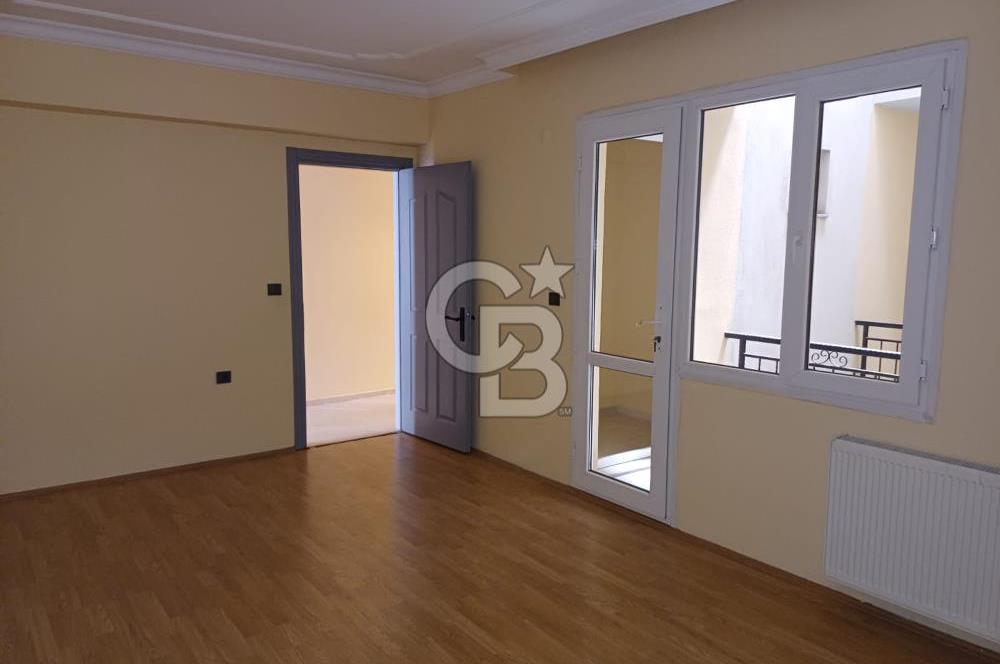 ATATÜRK MAHALLESİNDE; ARAKAT, BALKONLU GENİŞ 3+1 DAİRE (190 M²)