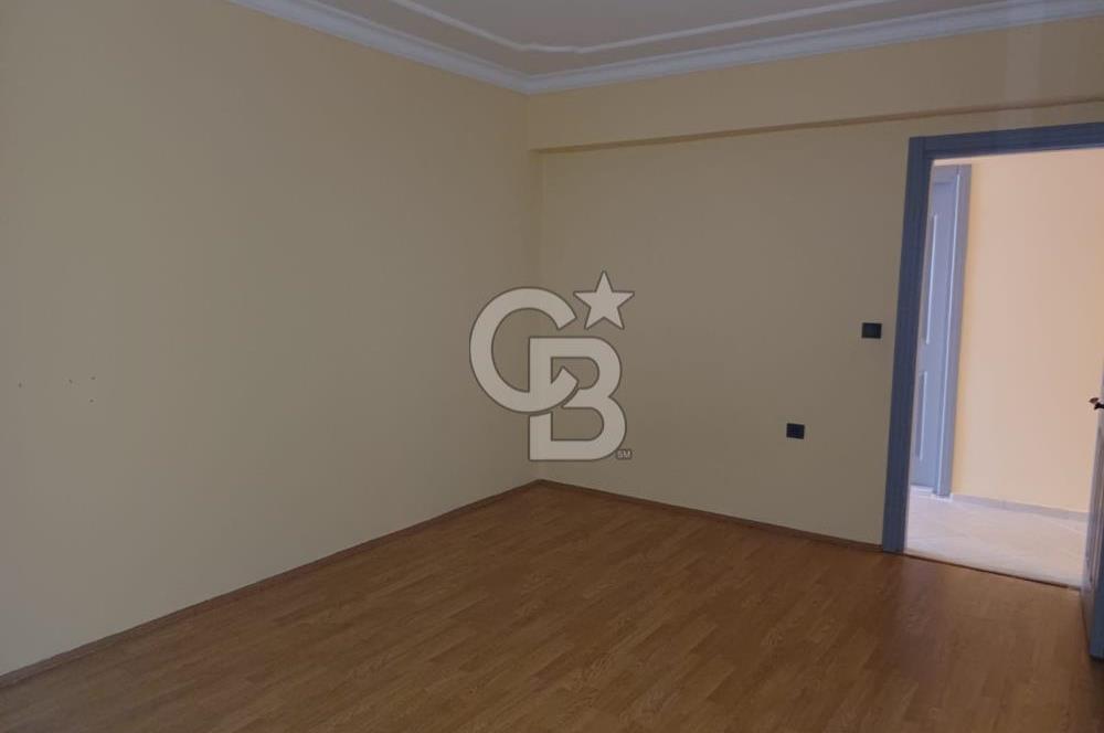 ATATÜRK MAHALLESİNDE; ARAKAT, BALKONLU GENİŞ 3+1 DAİRE (190 M²)