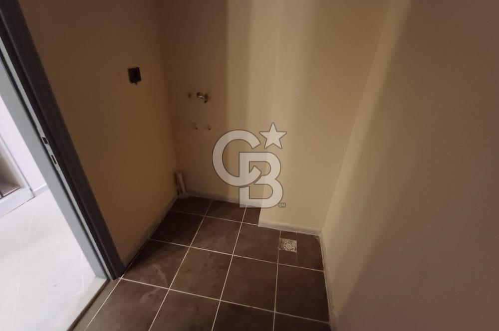 ATATÜRK MAHALLESİNDE; ARAKAT, BALKONLU GENİŞ 3+1 DAİRE (190 M²)