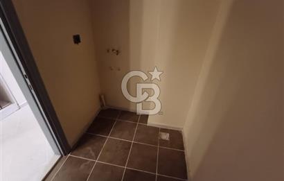 ATATÜRK MAHALLESİNDE; ARAKAT, BALKONLU GENİŞ 3+1 DAİRE (190 M²)