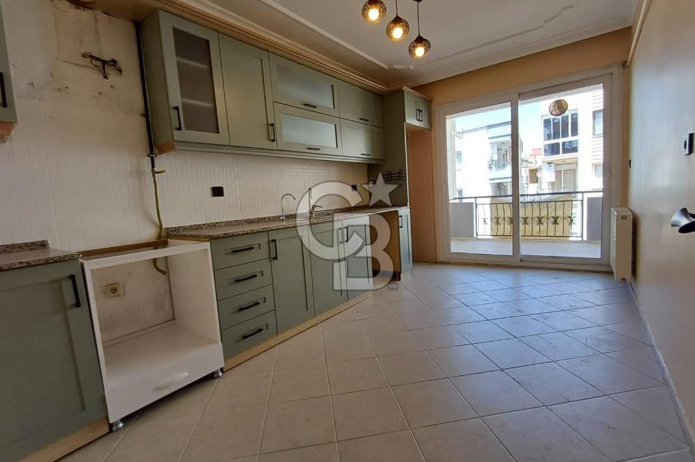 ATATÜRK MAHALLESİNDE; ARAKAT, BALKONLU GENİŞ 3+1 DAİRE (190 M²)