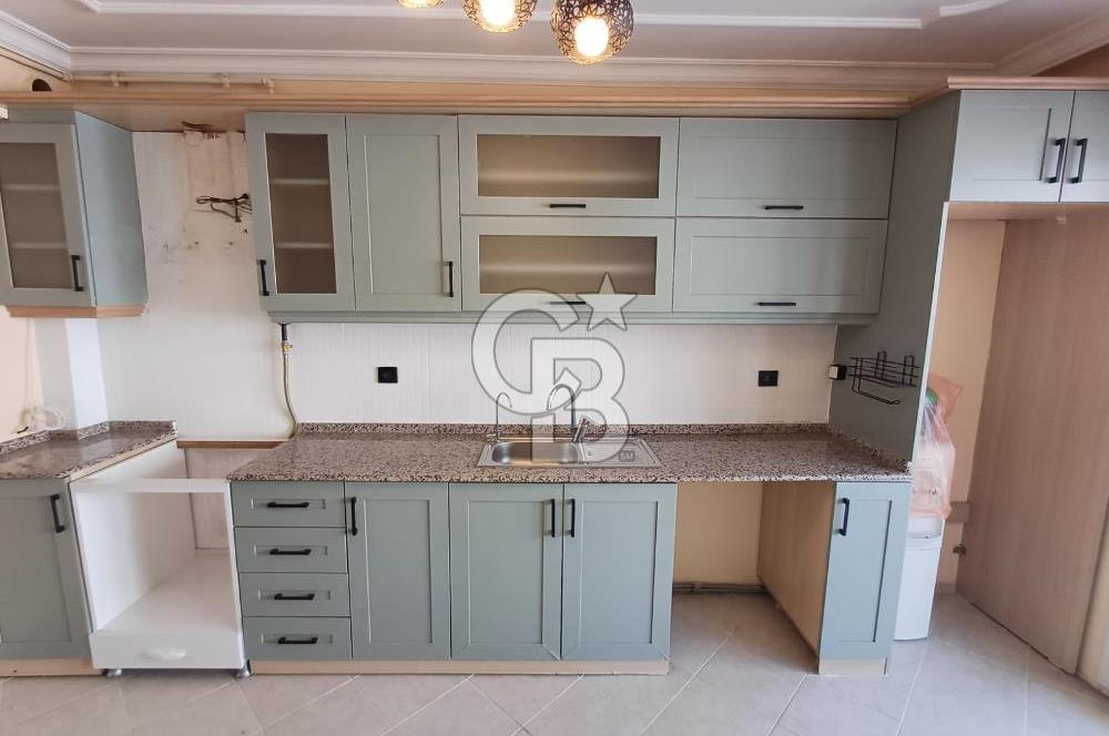 ATATÜRK MAHALLESİNDE; ARAKAT, BALKONLU GENİŞ 3+1 DAİRE (190 M²)