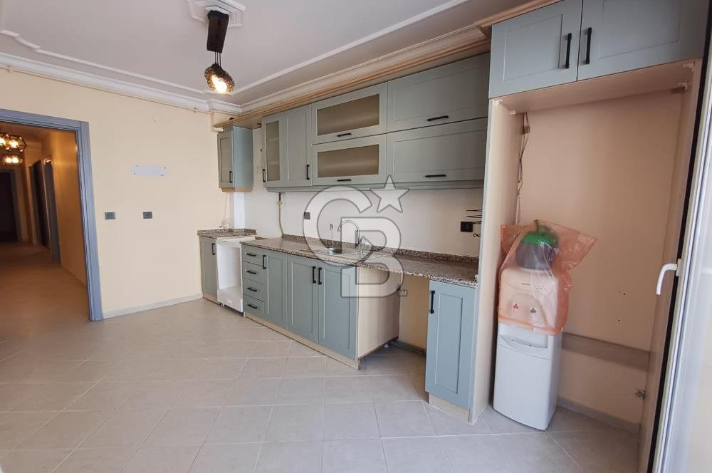 ATATÜRK MAHALLESİNDE; ARAKAT, BALKONLU GENİŞ 3+1 DAİRE (190 M²)