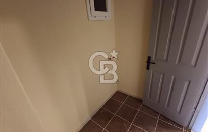 ATATÜRK MAHALLESİNDE; ARAKAT, BALKONLU GENİŞ 3+1 DAİRE (190 M²)