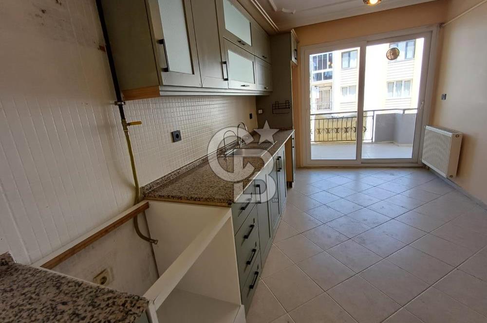 ATATÜRK MAHALLESİNDE; ARAKAT, BALKONLU GENİŞ 3+1 DAİRE (190 M²)