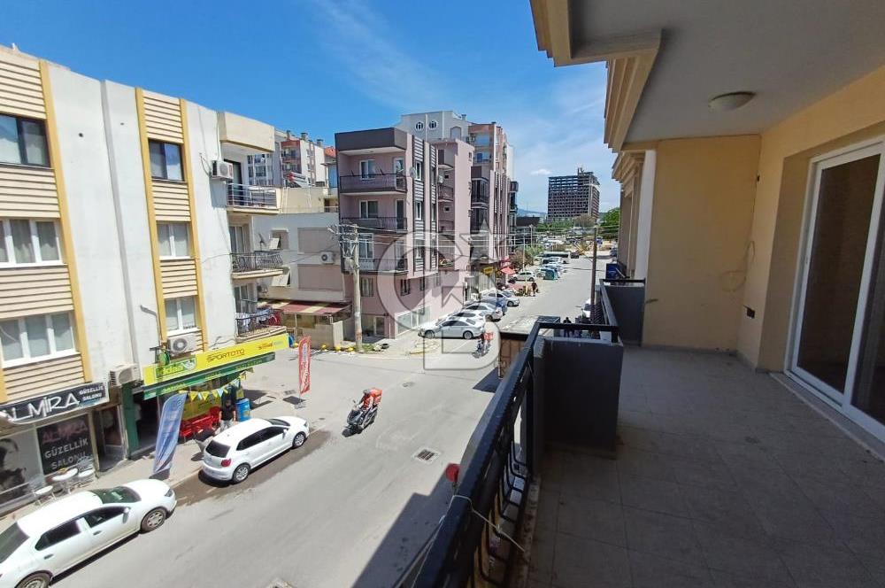 ATATÜRK MAHALLESİNDE; ARAKAT, BALKONLU GENİŞ 3+1 DAİRE (190 M²)