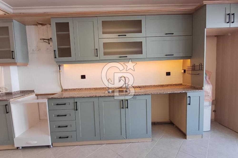 ATATÜRK MAHALLESİNDE; ARAKAT, BALKONLU GENİŞ 3+1 DAİRE (190 M²)