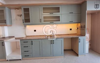 ATATÜRK MAHALLESİNDE; ARAKAT, BALKONLU GENİŞ 3+1 DAİRE (190 M²)