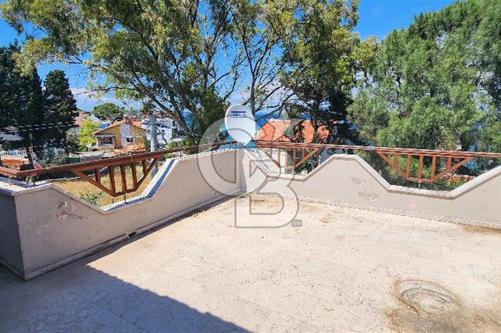 URLA GÜVENDİK MAVİ PLAJDA SATILIK MÜSTAKİL 5+2 TRİPLEKS VİLLA