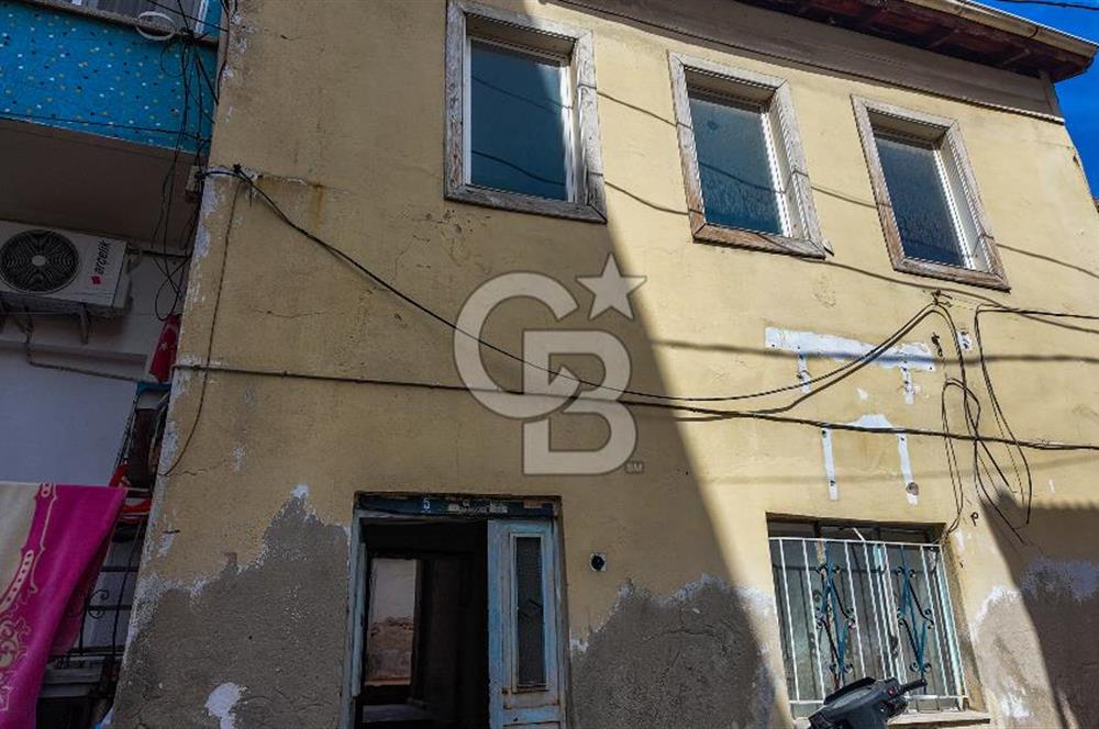Milas Firuzpaşada Avlulu 2 Katlı Müstakil Ev ve Arsa