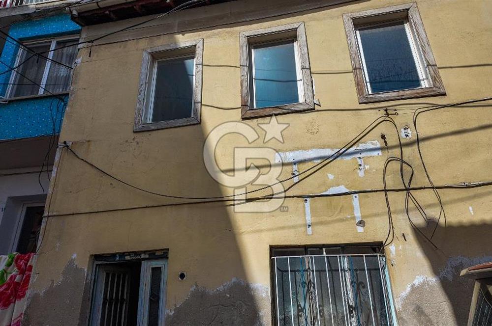 Milas Firuzpaşada Avlulu 2 Katlı Müstakil Ev ve Arsa