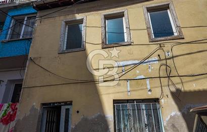 Milas Firuzpaşada Avlulu 2 Katlı Müstakil Ev ve Arsa
