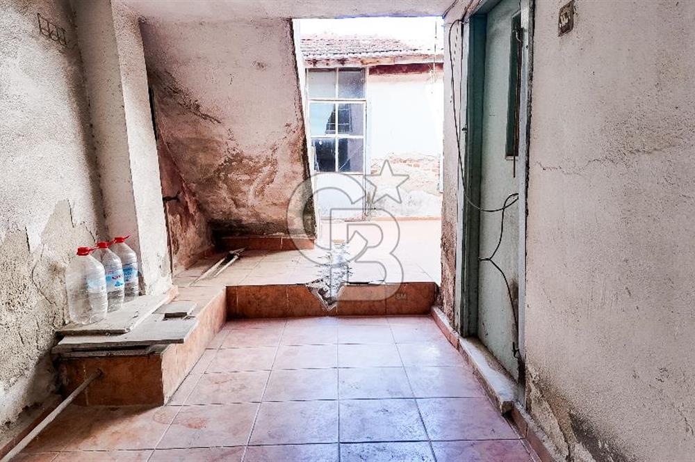 Milas Firuzpaşada Avlulu 2 Katlı Müstakil Ev ve Arsa