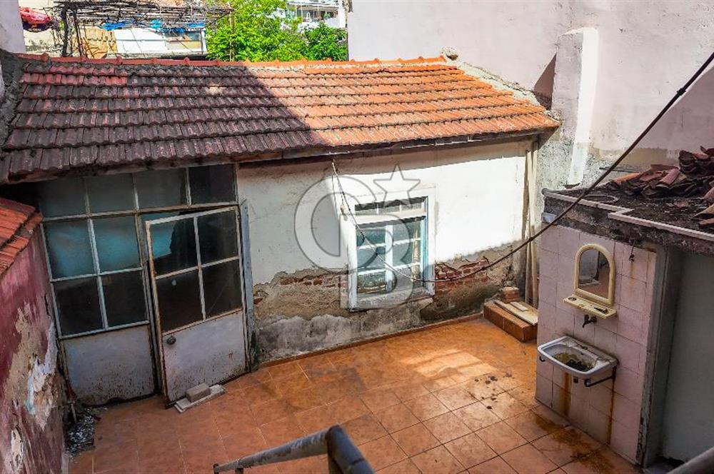 Milas Firuzpaşada Avlulu 2 Katlı Müstakil Ev ve Arsa