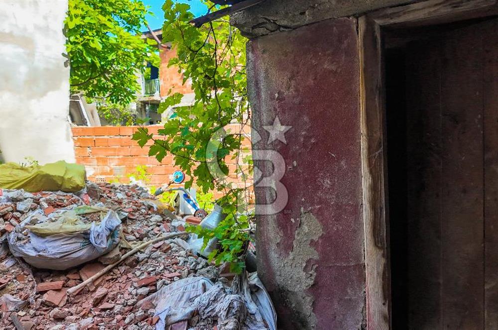 Milas Firuzpaşada Avlulu 2 Katlı Müstakil Ev ve Arsa
