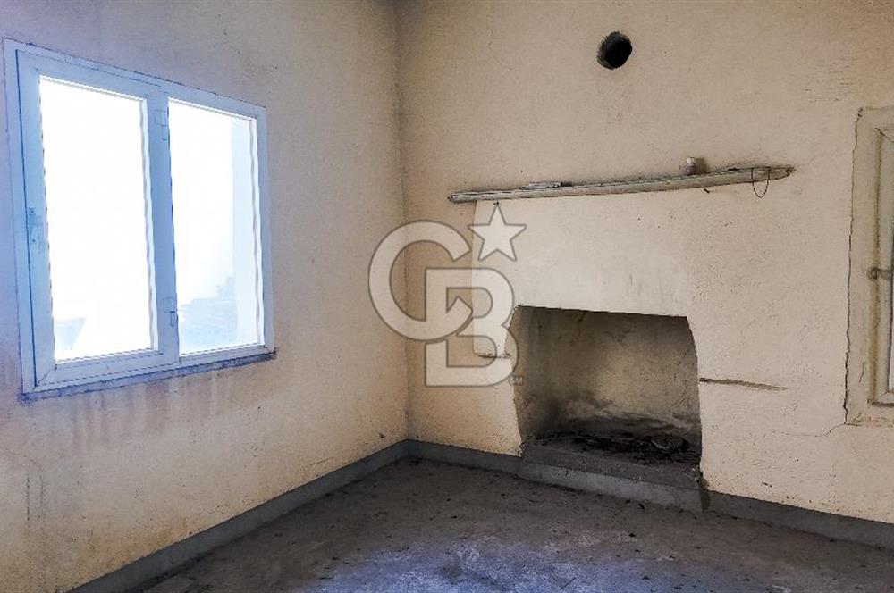 Milas Firuzpaşada Avlulu 2 Katlı Müstakil Ev ve Arsa