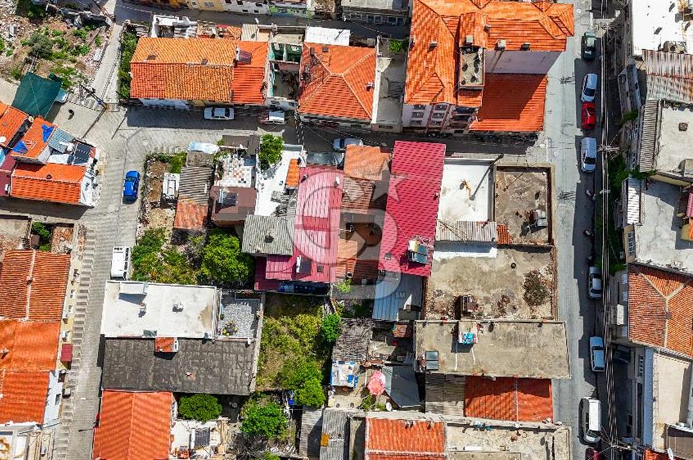 Milas Firuzpaşada Avlulu 2 Katlı Müstakil Ev ve Arsa