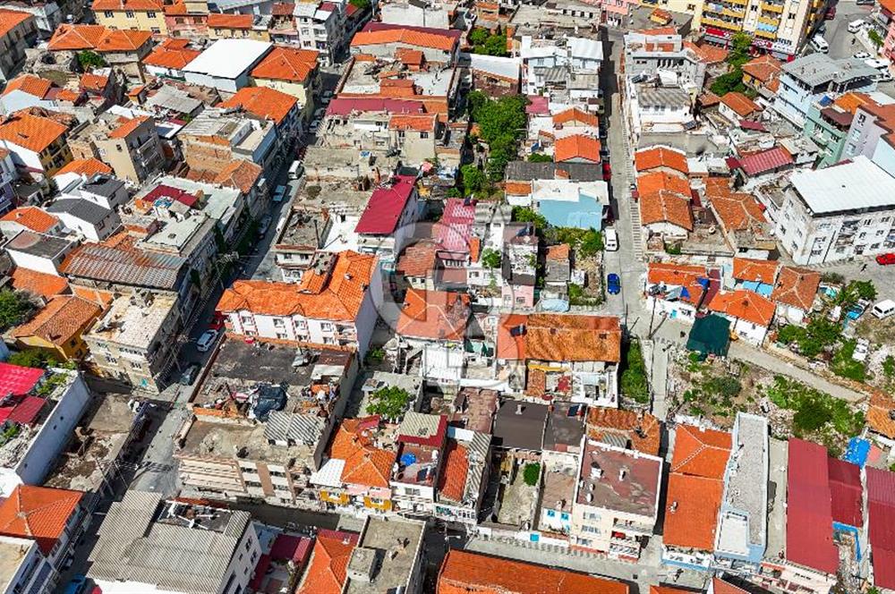 Milas Firuzpaşada Avlulu 2 Katlı Müstakil Ev ve Arsa