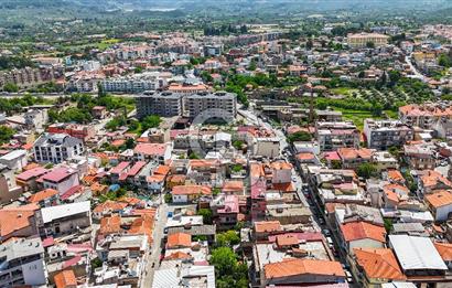 Milas Firuzpaşada Avlulu 2 Katlı Müstakil Ev ve Arsa