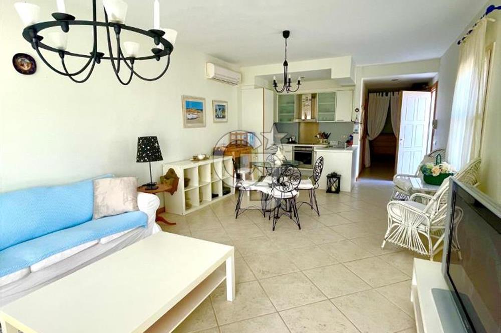 ALAÇATI PORT DENİZ MANZARALI BAHÇELİ KİRALIK DAİRE