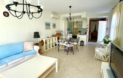 ALAÇATI PORT DENİZ MANZARALI BAHÇELİ KİRALIK DAİRE