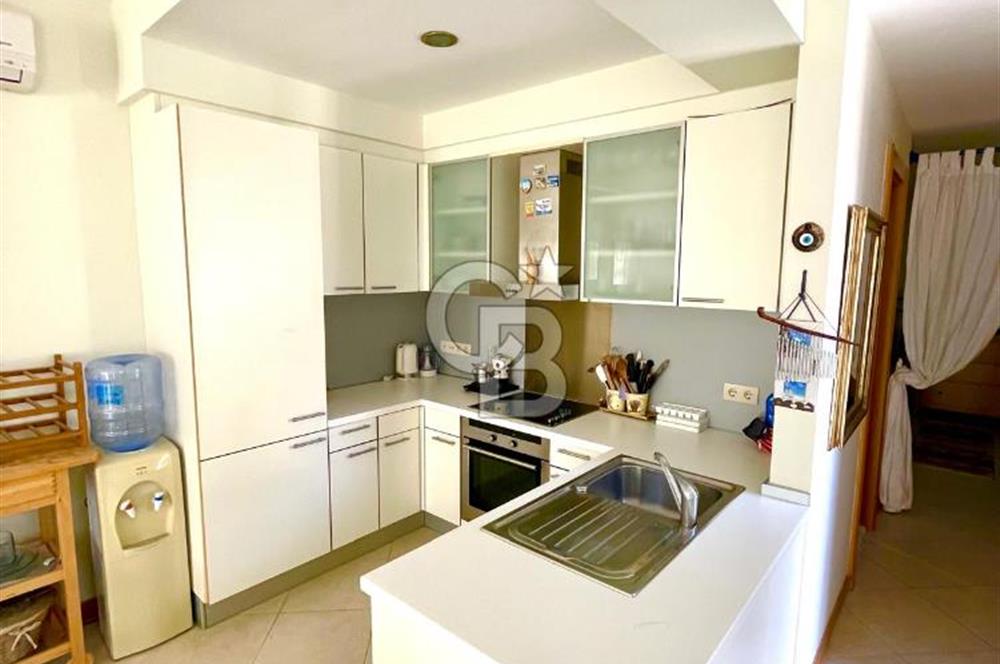 ALAÇATI PORT DENİZ MANZARALI BAHÇELİ KİRALIK DAİRE