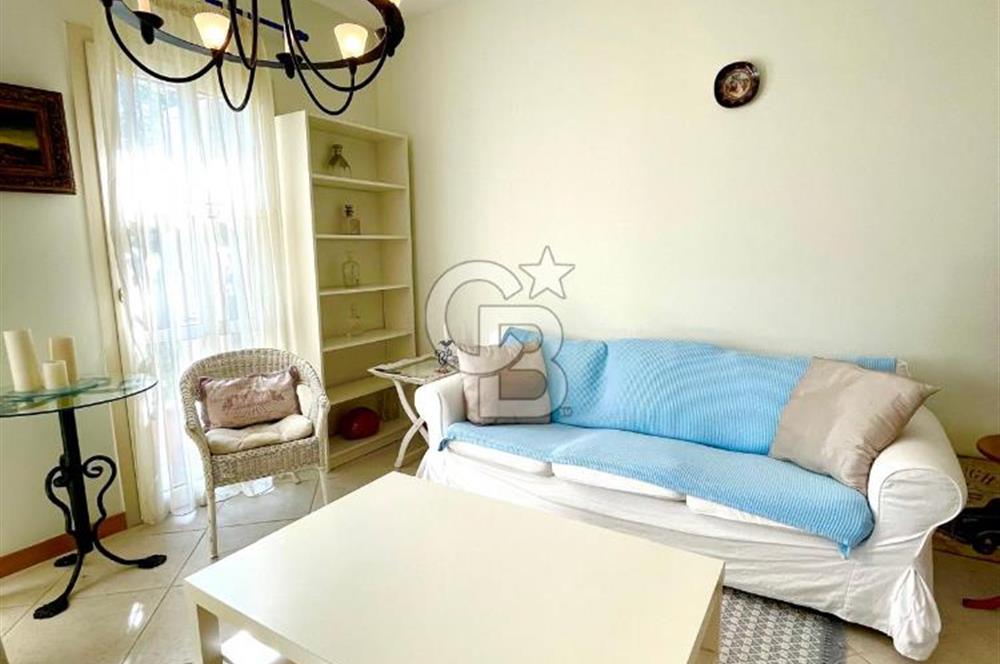 ALAÇATI PORT DENİZ MANZARALI BAHÇELİ KİRALIK DAİRE