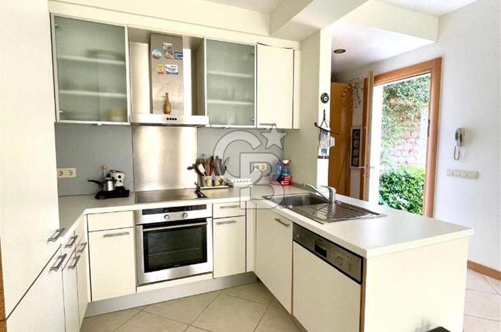 ALAÇATI PORT DENİZ MANZARALI BAHÇELİ KİRALIK DAİRE
