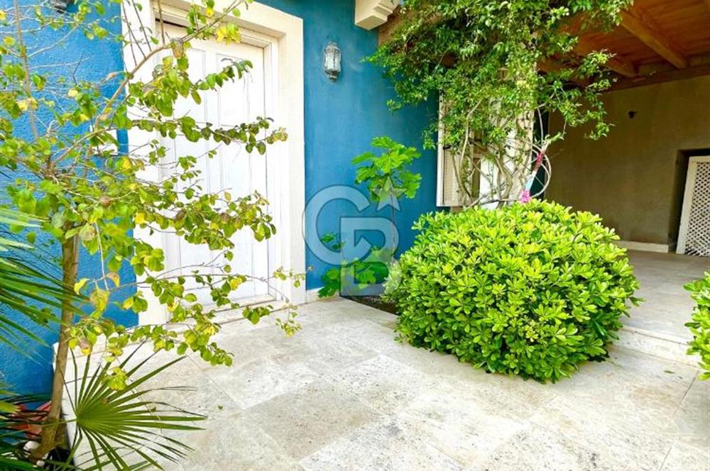 ALAÇATI PORT DENİZ MANZARALI BAHÇELİ KİRALIK DAİRE