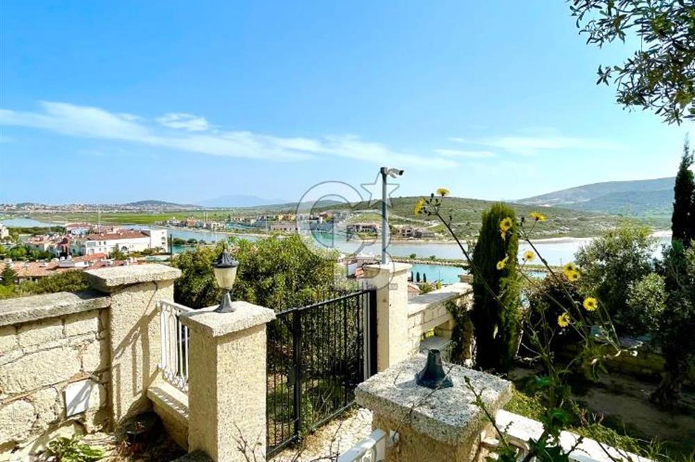 ALAÇATI PORT DENİZ MANZARALI BAHÇELİ KİRALIK DAİRE