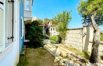 ALAÇATI PORT DENİZ MANZARALI BAHÇELİ KİRALIK DAİRE