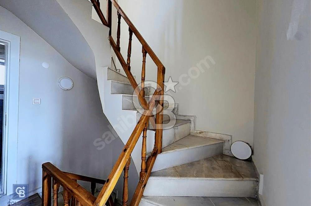 DİKİLİ MERKEZ'DE SATILIK 3+1 YAZLIK