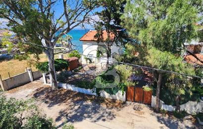 URLA GÜVENDİK MAVİ PLAJDA SATILIK MÜSTAKİL 5+2 TRİPLEKS VİLLA