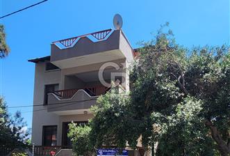 URLA GÜVENDİK MAVİ PLAJDA SATILIK MÜSTAKİL 5+2 TRİPLEKS VİLLA