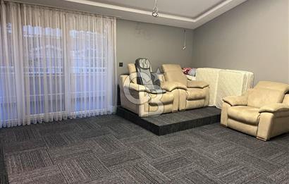 KARTAL YAKACIK COUNTRY DE SATILIK ÖZEL DEKORASYONLU 5+2 VİLLA
