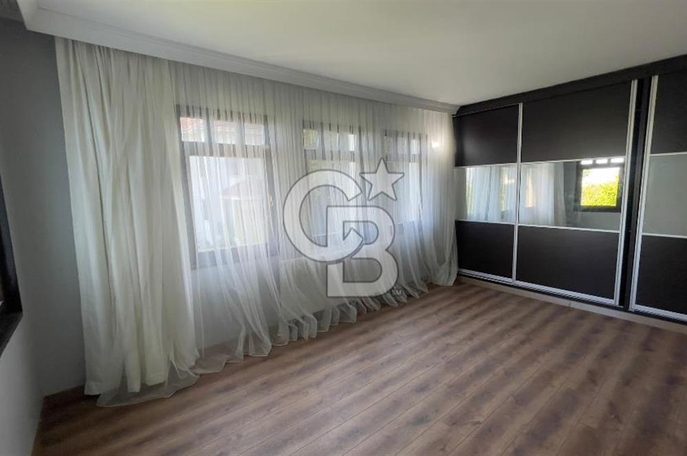 Bahçeşehir Bademde Kiralık Geniş Bahçeli 4+2 Köşe Villa